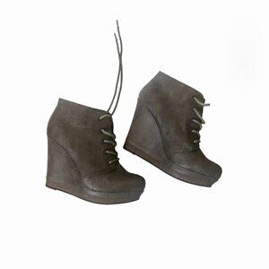 Anthropologie Seychelles Ankle Boots Booties Grey Quilted Lace-Up Size 6.5